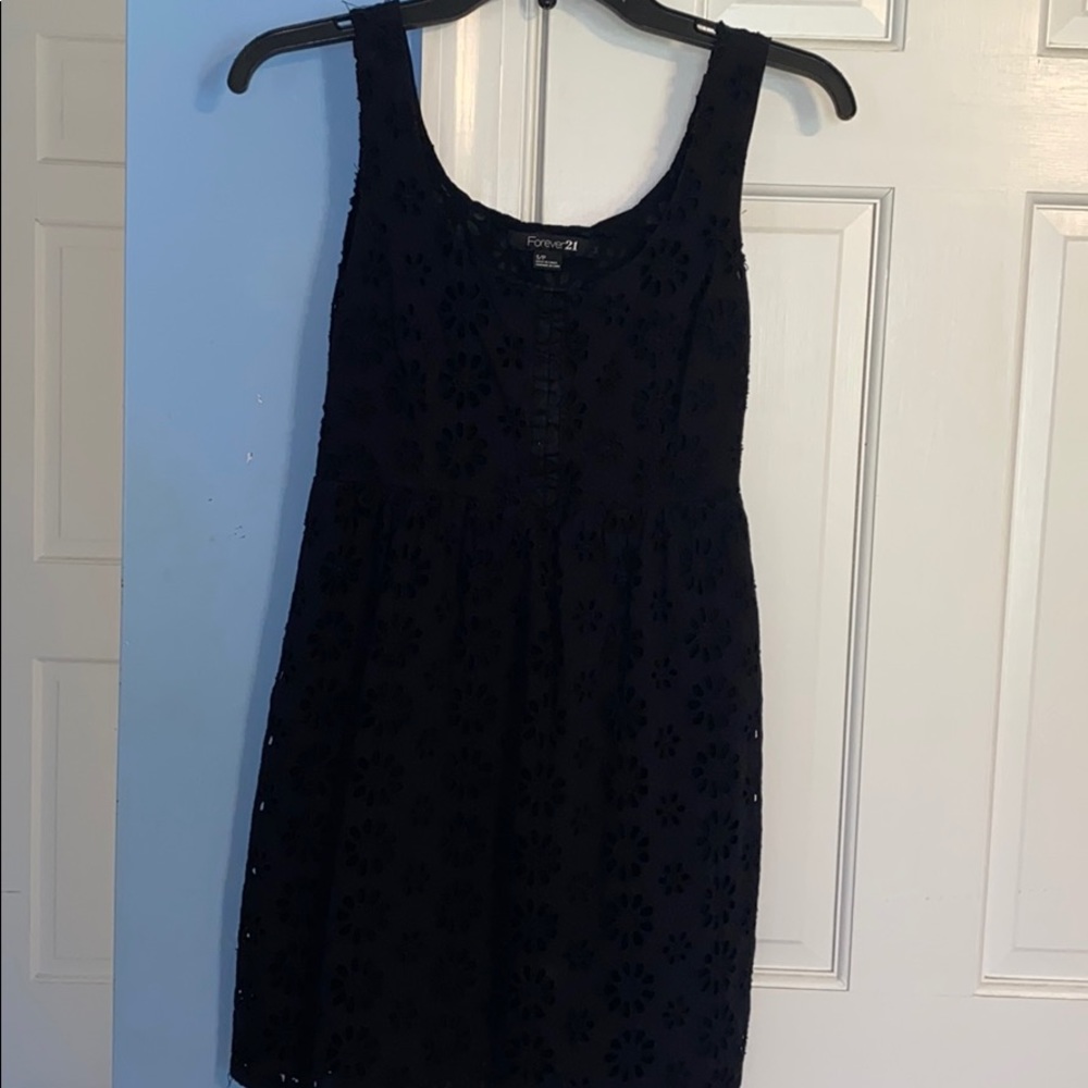 Black sleeveless dress